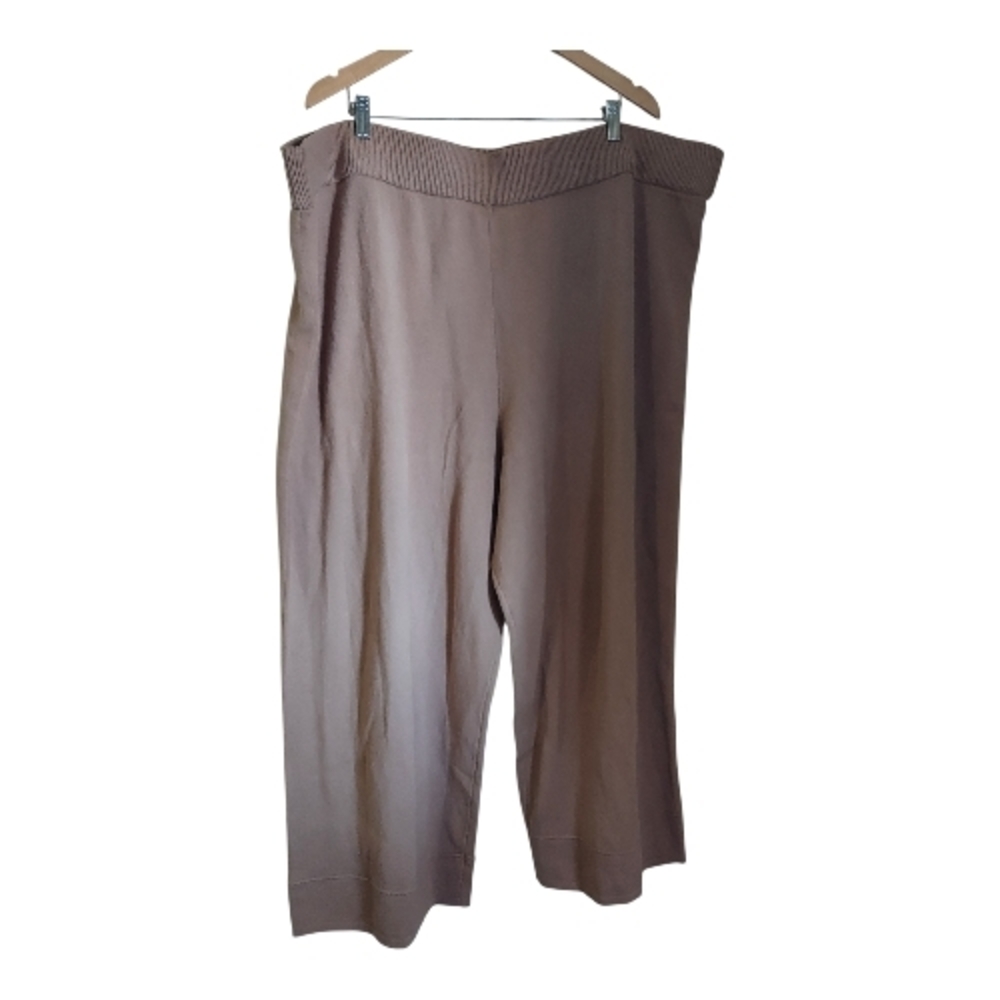 Women's Cropped Pants in Brown